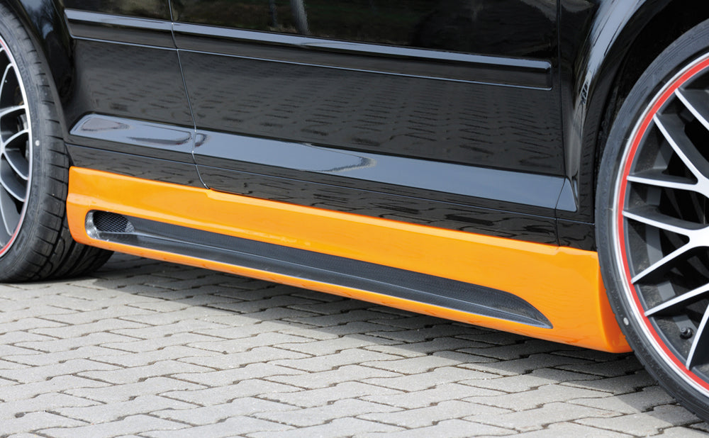 Rieger Tuning Seitenschweller links mit Schacht und Ausschnitt in Carbon-Look