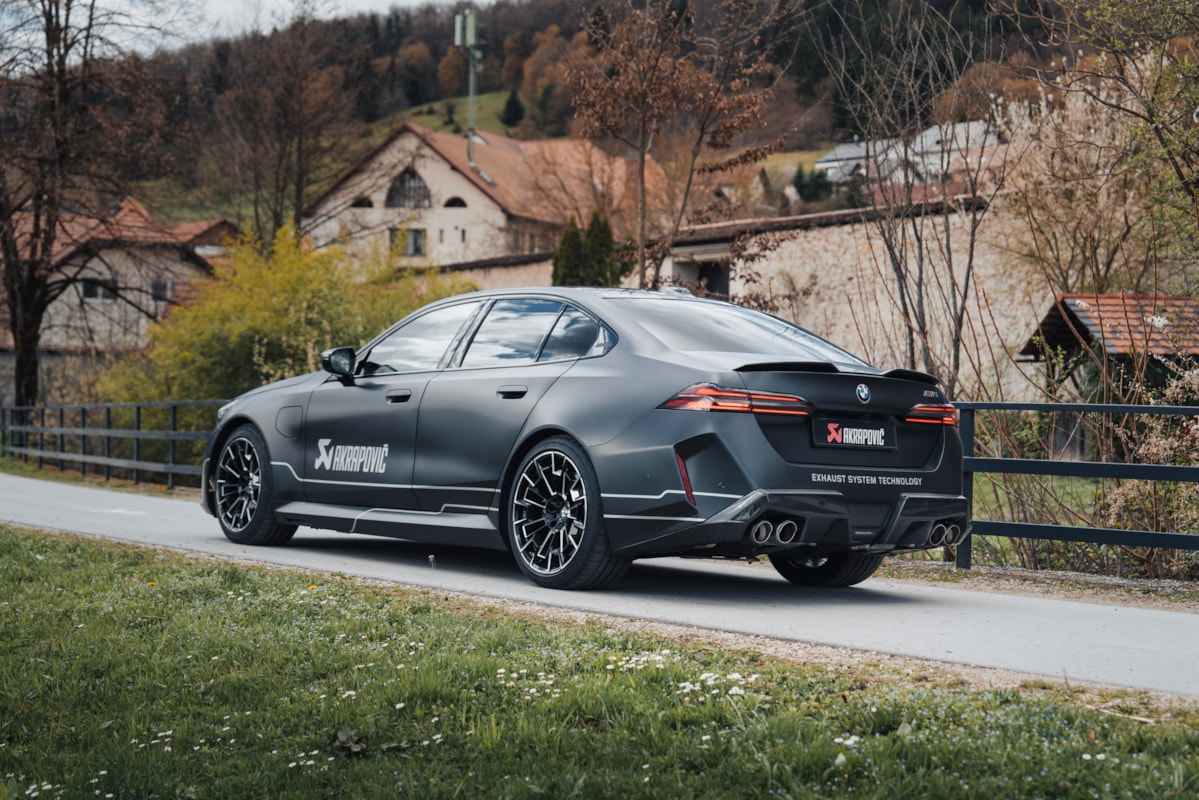 Evolution Line (Titanium)